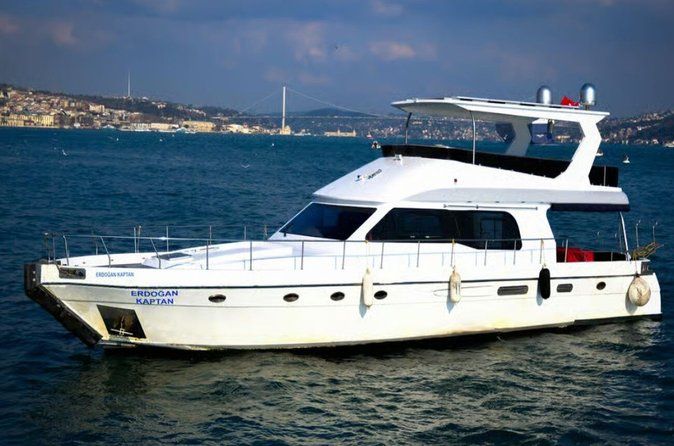 Exclusive Luxury Yacht Bosphorus Sightseeing Cruise in Istanbul