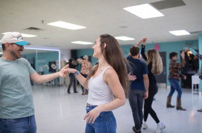 Beginner's Country Swing Dance Class - Dance Downtown That Day