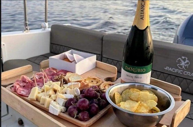 Private Cruise in Porto with Local Hosts, Wine & Tapas