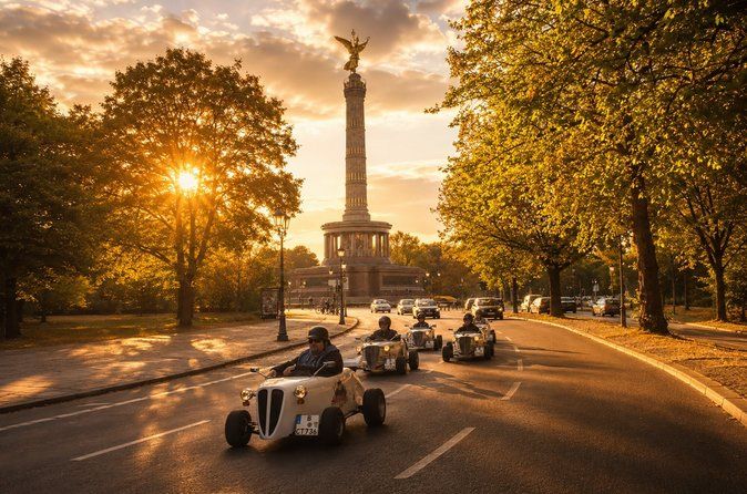 Berlin City Tour in a Mini Hotrod