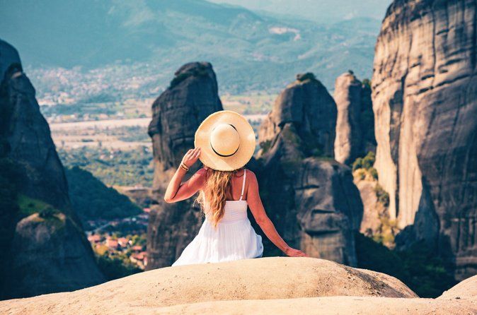 Athens: Meteora Monasteries Tour with Live Guide & Greek Lunch