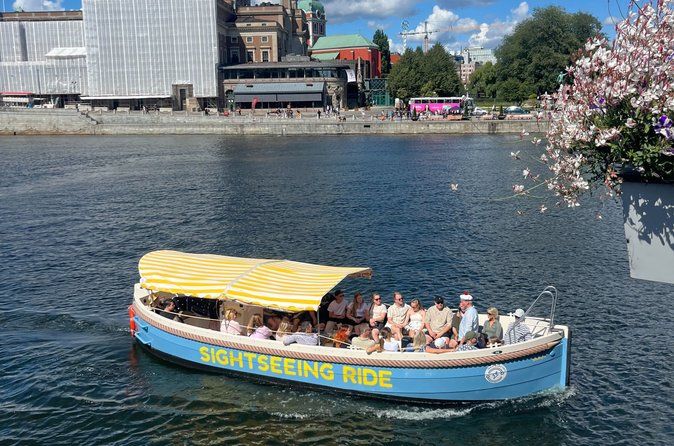 Open Electric Boat Ride in Stockholm with Live-Guide