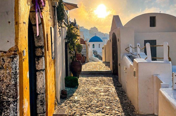 Beat The Crowds Oia Private Morning Tour