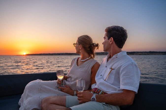 Albufeira: Sunset Food Tasting with live DJ and Open Bar