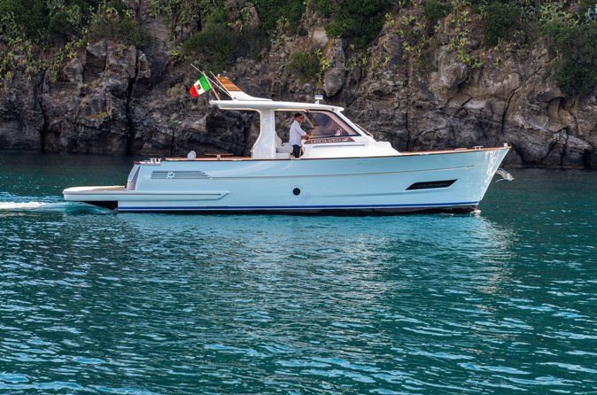 Capri tour from Sorrento or Positano: Exclusive Yacht