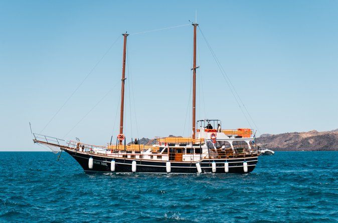 Santorini Volcanic Islands Cruise: Volcano,Hot Springs,Thirassia and Oia Sunset