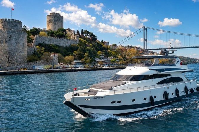 Bosphorus Cruise on Luxury Yacht with Live Guide & Asian Stop