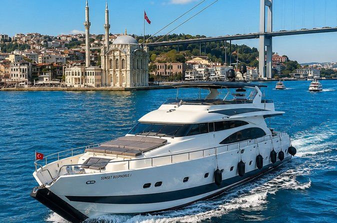Istanbul Luxury Bosphorus Yacht Cruise with Asian Side Stop