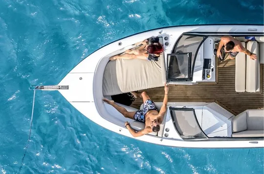 Guided Speedboat Tour with Organic Food, Oil & Wine Tasting