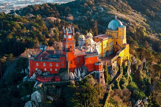 Lisbon: Sintra Half-Day Guided Tour with Pena Palace Tickets