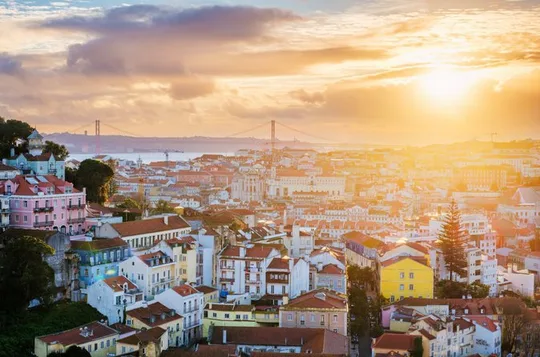 Lisbon Historic City Tour by Tuk-Tuk