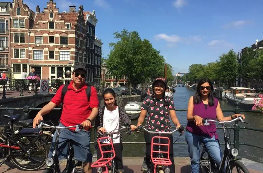 Amsterdam Bicycle Tour with Guide in English