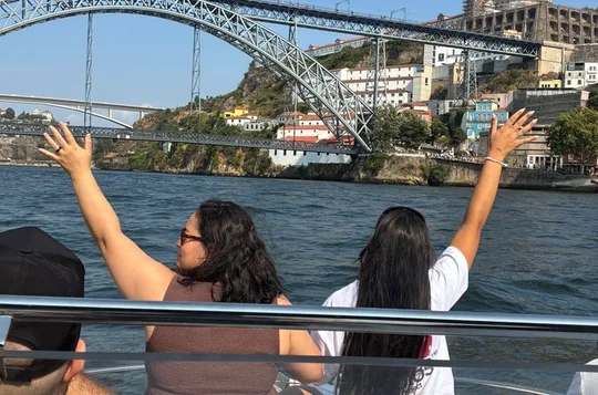 Exclusive private cruise in Porto with Porto wine
