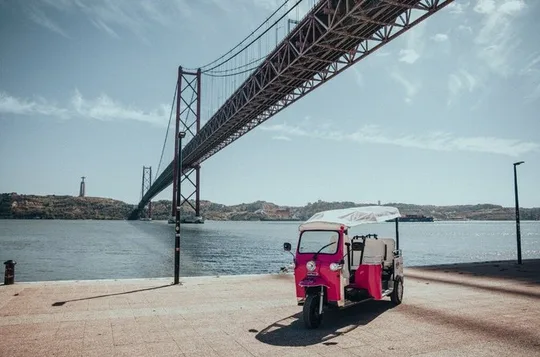 4 Hour Lisbon Private Guided Tour via Tuk Tuk