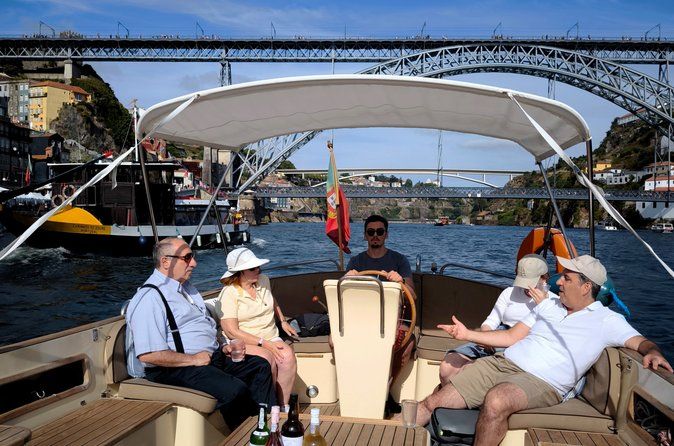 Small-Group Six Bridges Douro River Cruise in Porto with Drinks