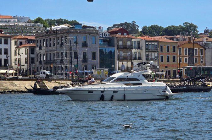 Porto: Luxury Yacht Cruise on the Douro River and Estuary Reserve