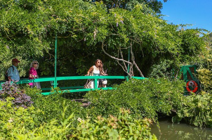 Giverny Monet's Gardens Entrance Ticket with Transport from Paris