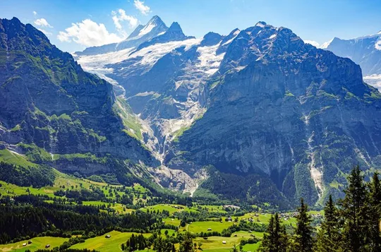 Lucerne: Grindelwald, Interlaken & Lauterbrunnen Guided Day Trip
