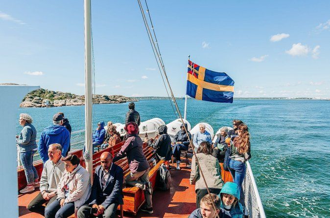 Archipelago Tour with Guide in Gothenburg