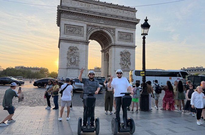 Tour di Parigi in Segway con biglietto per la crociera sulla Senna