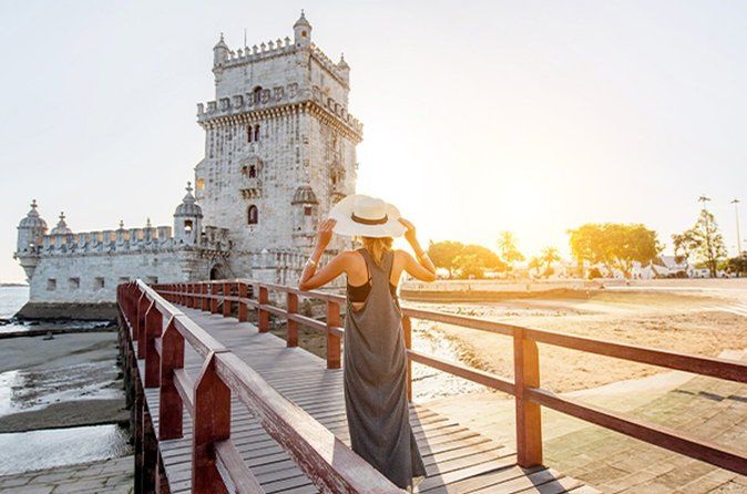 Lissabon til Porto Op til 4 stop: Obidos, Nazare, Fatima og Aveiro