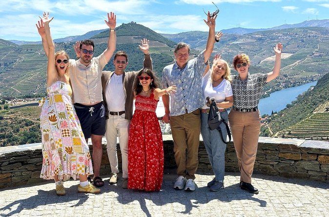 Douro Valley Small-group tour: 2 Wineries, Lunch & Cruise