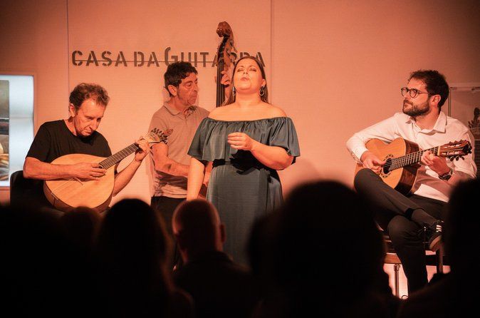 Porto: Fado show with Port wine at Casa da Guitarra