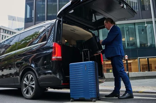 Heathrow Airport To Central London Meet & Greet Private Transfer