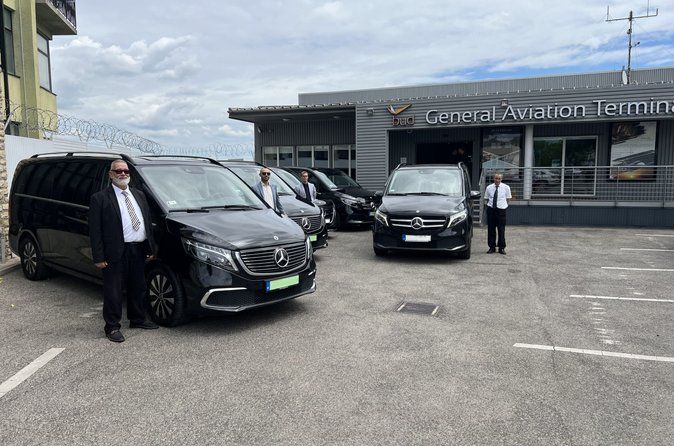 Budapest Private Airport Transfer to City or to BUD Airport Door 2 Door