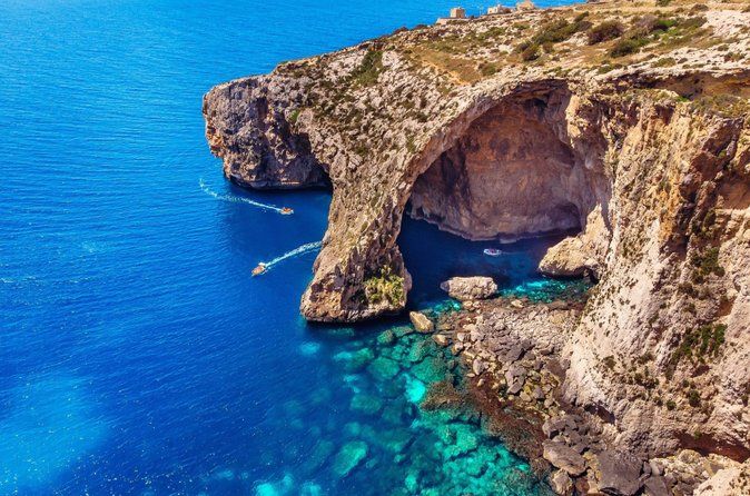 Malta Private tour: 5hr Mosta Dome, Mdina, Dingli Cliff's & Blue Grotto