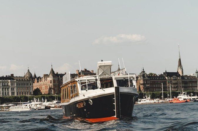 Open Electric Boat Ride in Stockholm with Live-Guide