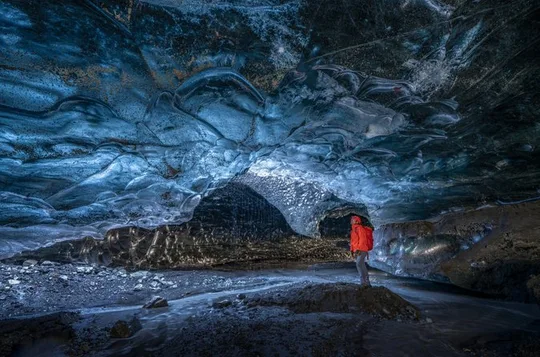 Krystallisgrotte og superjeeptur fra Jökulsárlón