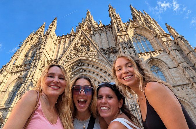 Barcelona Walking Tour: Explore Top Sights & Hidden Gems