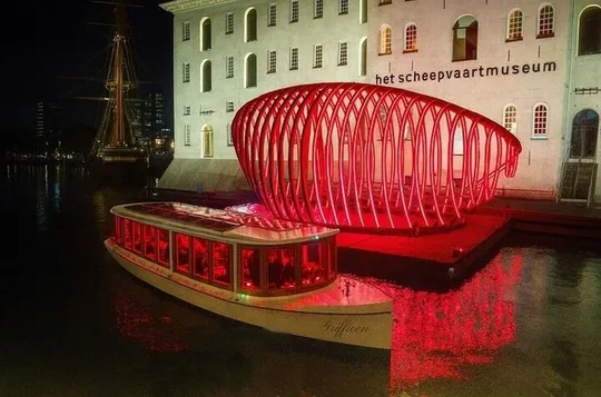 Amsterdam Light Festival: Saloon Boat Cruise + Hot Drinks & Bite