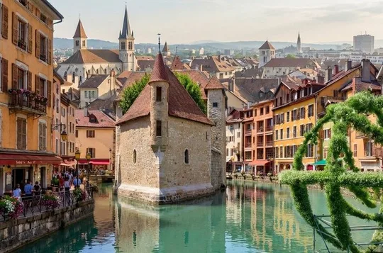 Day trip: Annecy & Geneva city tour highlights with cruise option