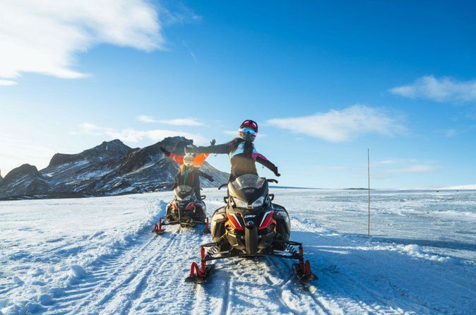 Snowmobiling on Langjökull Glacier from Geysir Area