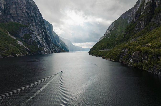 Stavanger: Waterfalls, Caves and Rock Tour By Sea