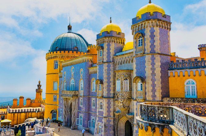 Lisbon: Pena Palace, Regaleira, Sintra, Cabo, Cascais Small Group
