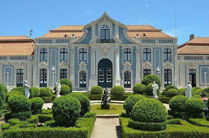 Tour group Sintra : Queluz Palace, Regaleira, Roca Cape, Cascais