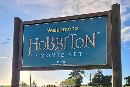 Private Hobbiton movie set & Blue springs from Auckland