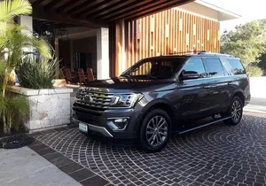 One-way Airport Transfer to Cancun or Playa del Carmen