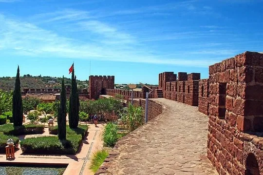 Private tour to Chapel of Bones, Silves Castle & Boneca Cave