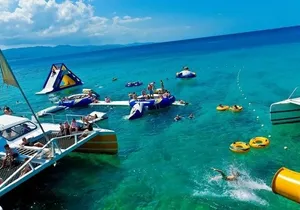 Doctor's Cave Beach and Shopping