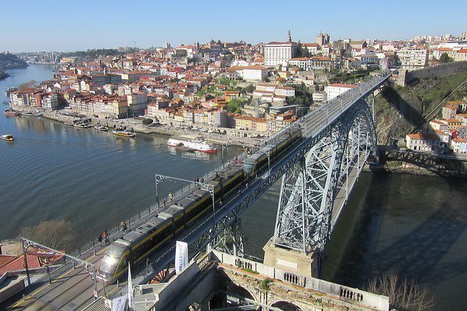 Private Tour in Porto Main Highlights with Traditional Lunch