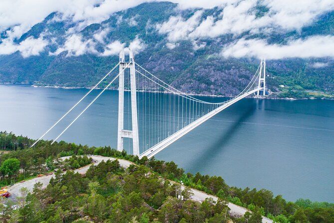 Bergen: Private Waterfalls and Wonders Tour in Norway