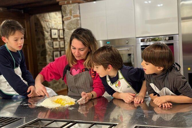 Cooking class : Fresh pasta and tiramisu for children in Milan