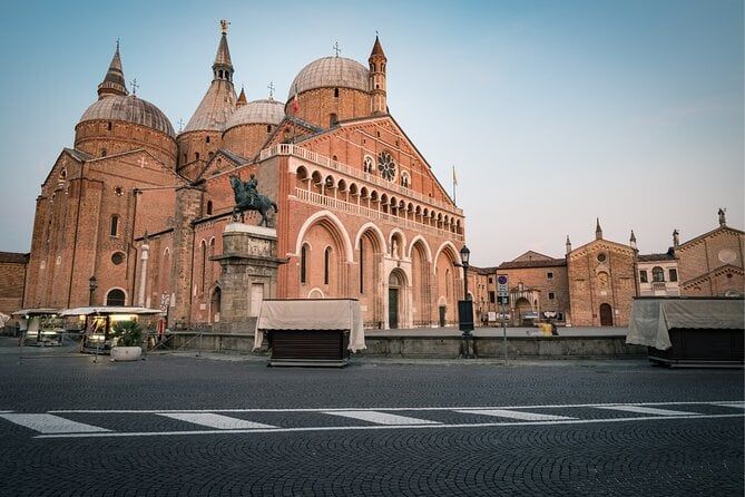 Padua Scavenger Hunt & Highlights Self-Guided Walking Tour