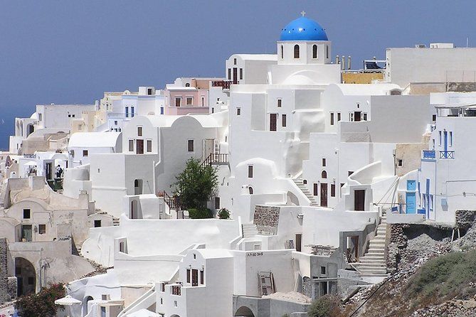 Santorini Shore Excursion: Private Tour of Oia and Fira, including Museum of Prehistoric Thira and Wine Tasting