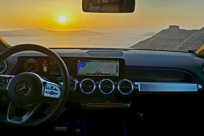 Santorini: Private Transfer from Airport/Port