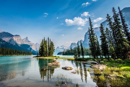 4-Day Banff, Lake Louise, Jasper, Icefield Packaged Tour